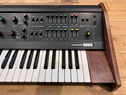 Korg-800DV